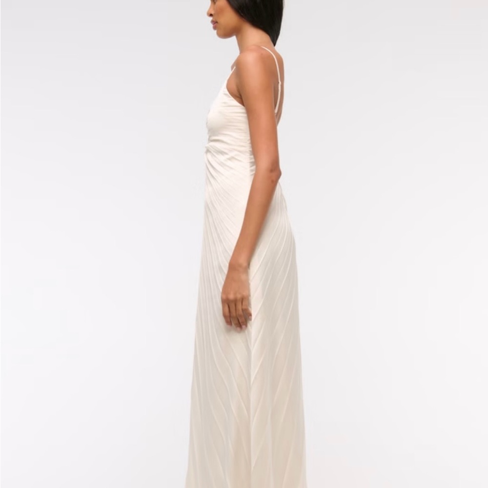 NWT - The A&F Giselle Sunburst Pleated Maxi Dress - Picture 3 of 11
